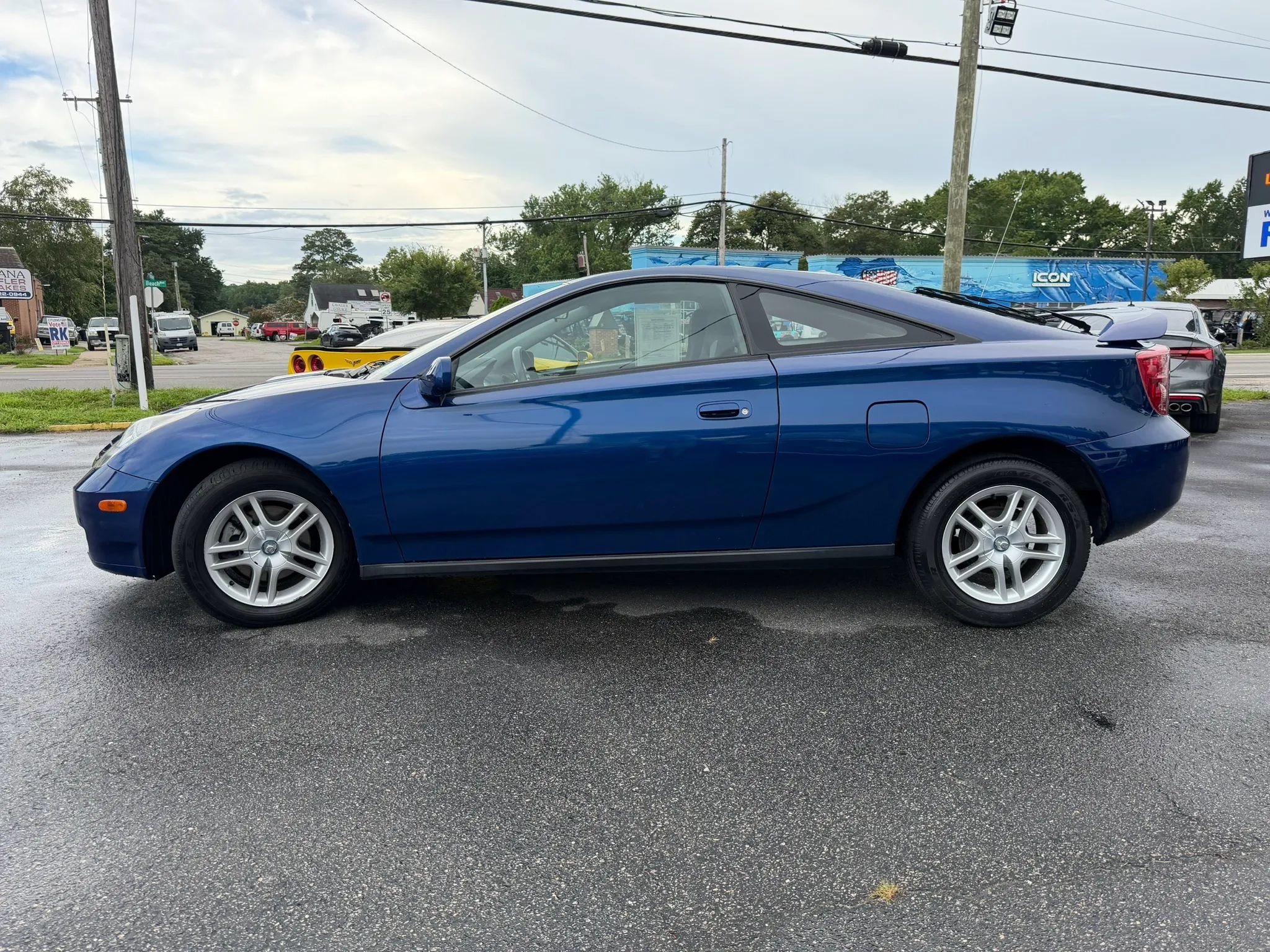 Used 2003 Toyota Celica GT FWD image 6