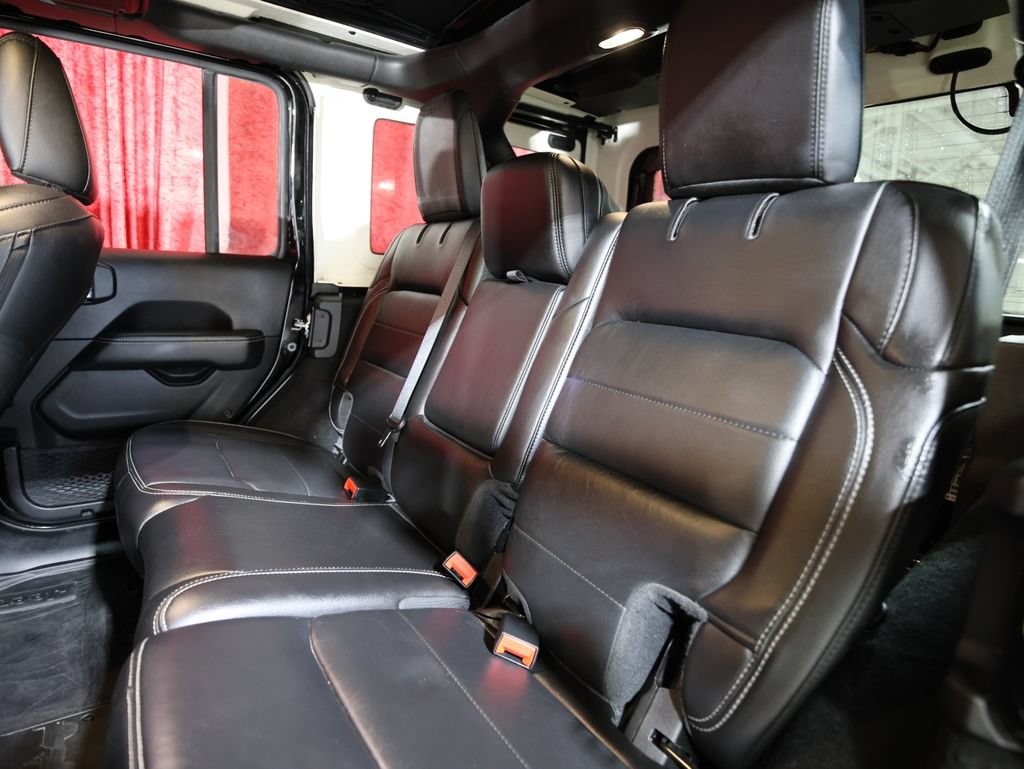 Used 2019 Jeep Wrangler Unlimited Sahara w/ Quick Order Package 24M Moab AWD/4WD image 14