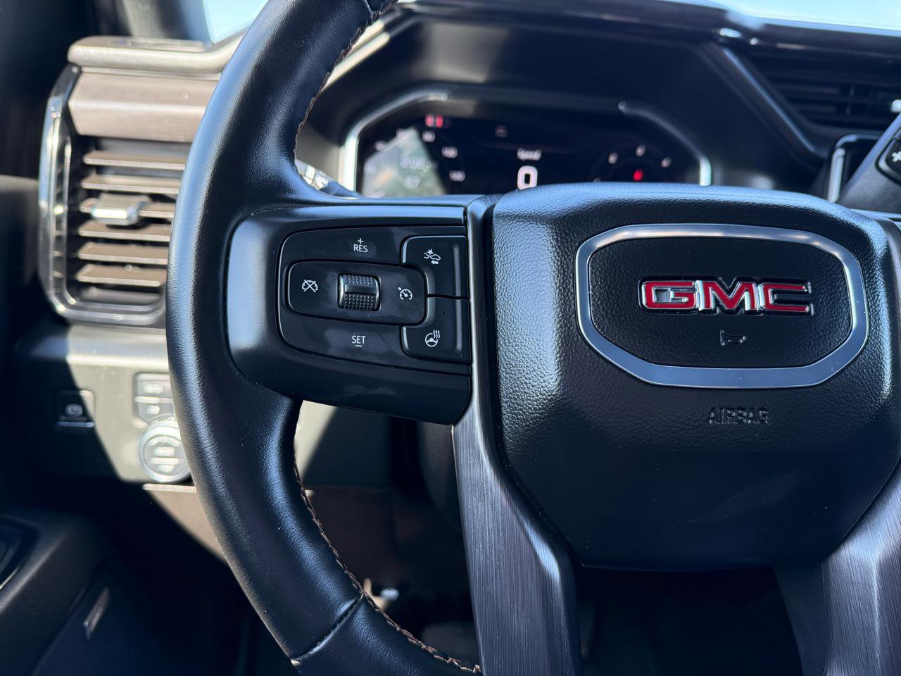 Used 2024 GMC Sierra 2500 AT4 w/ AT4 Premium Plus Package image 22