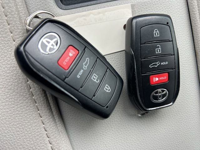Used 2024 Toyota Grand Highlander AWD Hybrid image 29