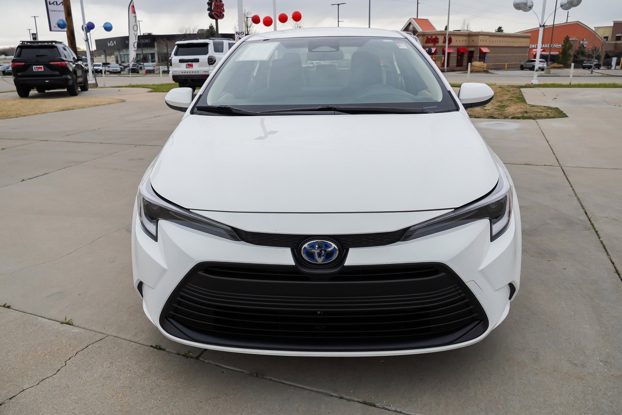 Certified 2025 Toyota Corolla LE w/ Carpet Mat Package (TMS) AWD/4WD image 3