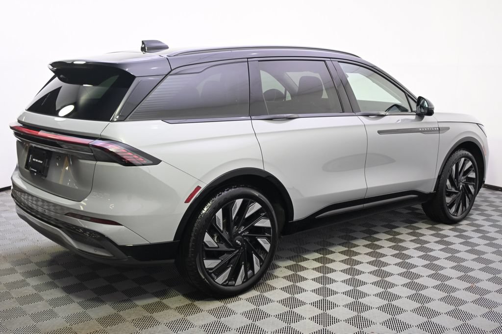 New 2026 Lincoln Nautilus Reserve w/ Jet Appearance Package AWD/4WD image 7