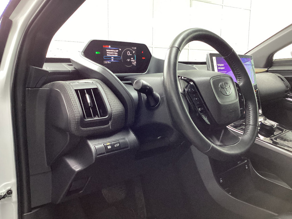 Used 2023 Toyota bZ4X Limited image 14
