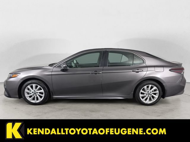 Used 2024 Toyota Camry SE FWD image 2