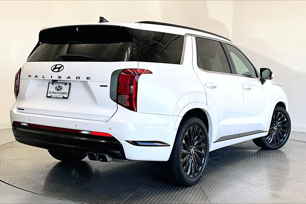 Used 2024 Hyundai Palisade Calligraphy AWD/4WD image 2