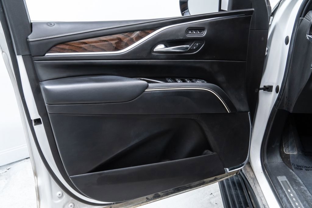 Used 2022 Cadillac Escalade Sport Platinum w/ Heavy-Duty Trailer Package image 29