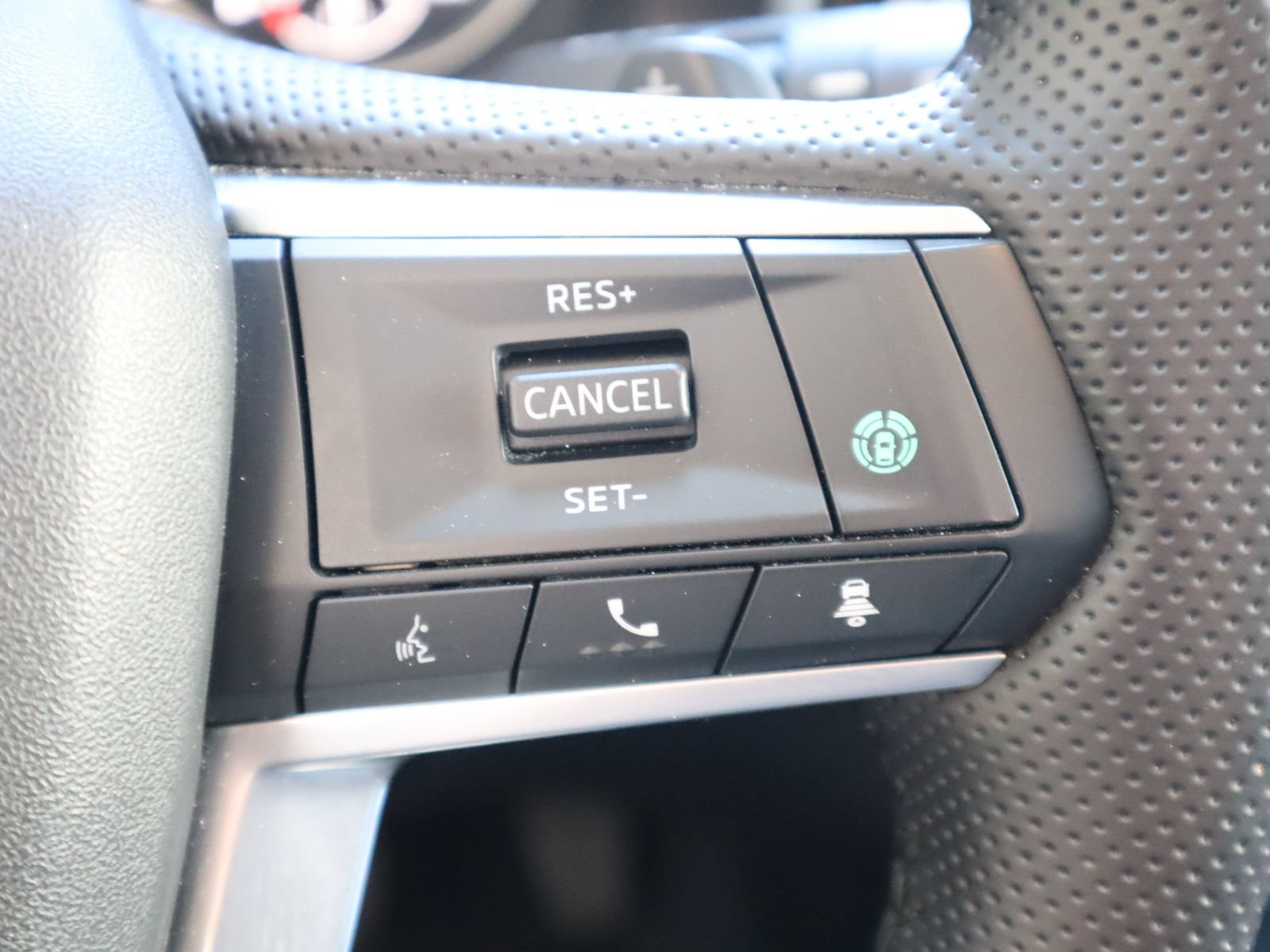 Used 2025 Mitsubishi Outlander AWD image 36