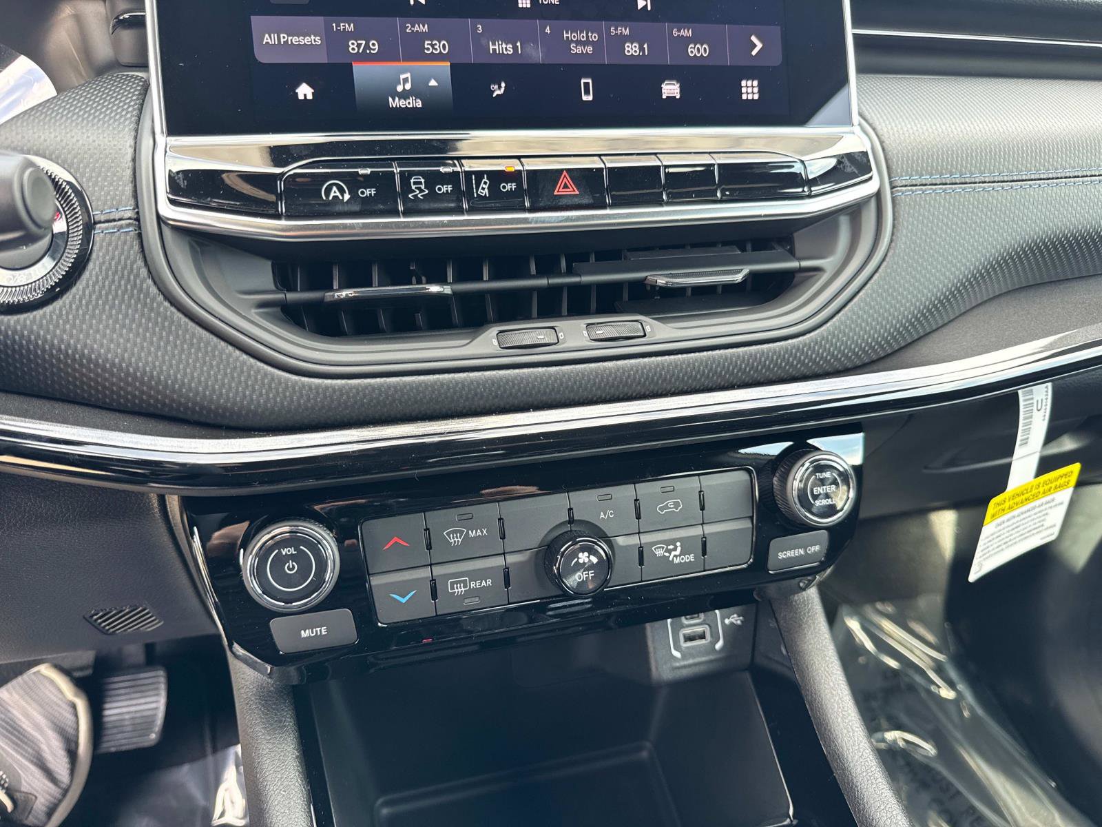 New 2026 Jeep Compass Latitude image 22