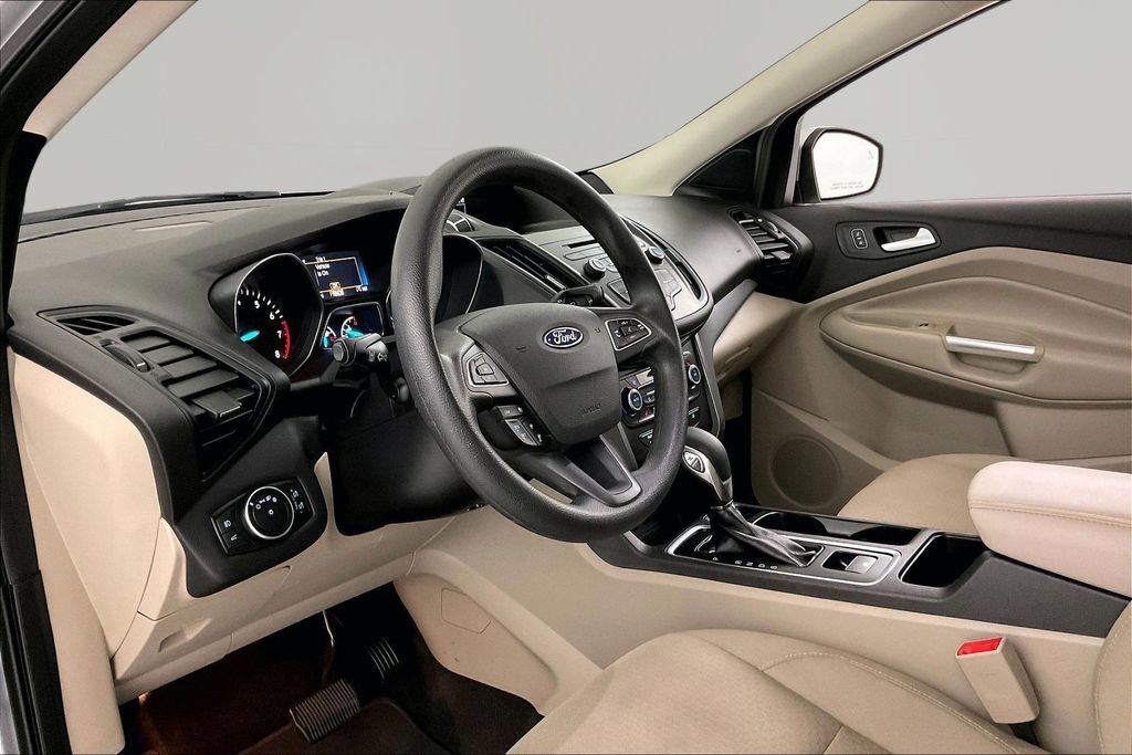 Used 2018 Ford Escape SE w/ Ford Safe & Smart Package image 16