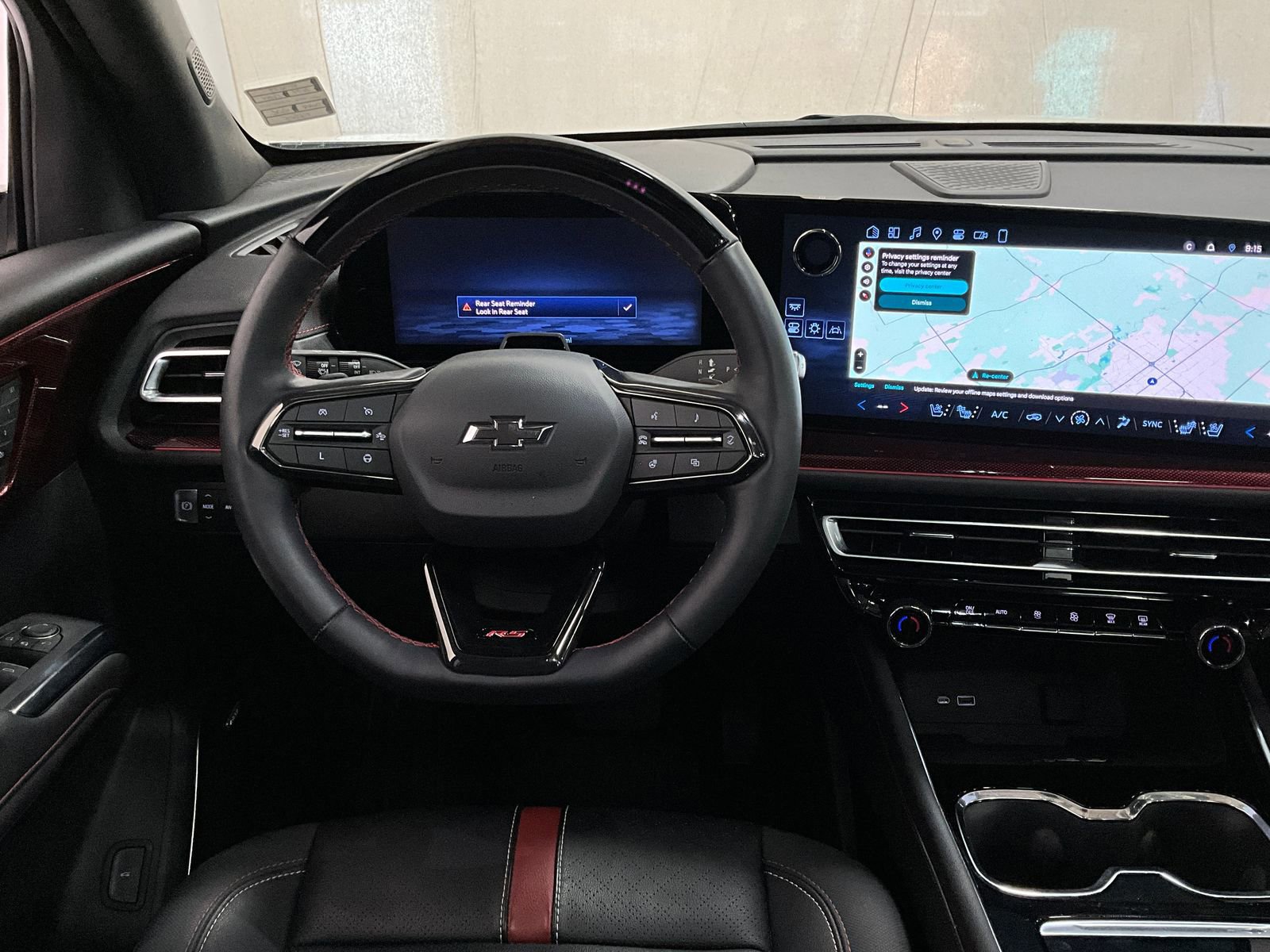 Used 2024 Chevrolet Traverse RS image 7