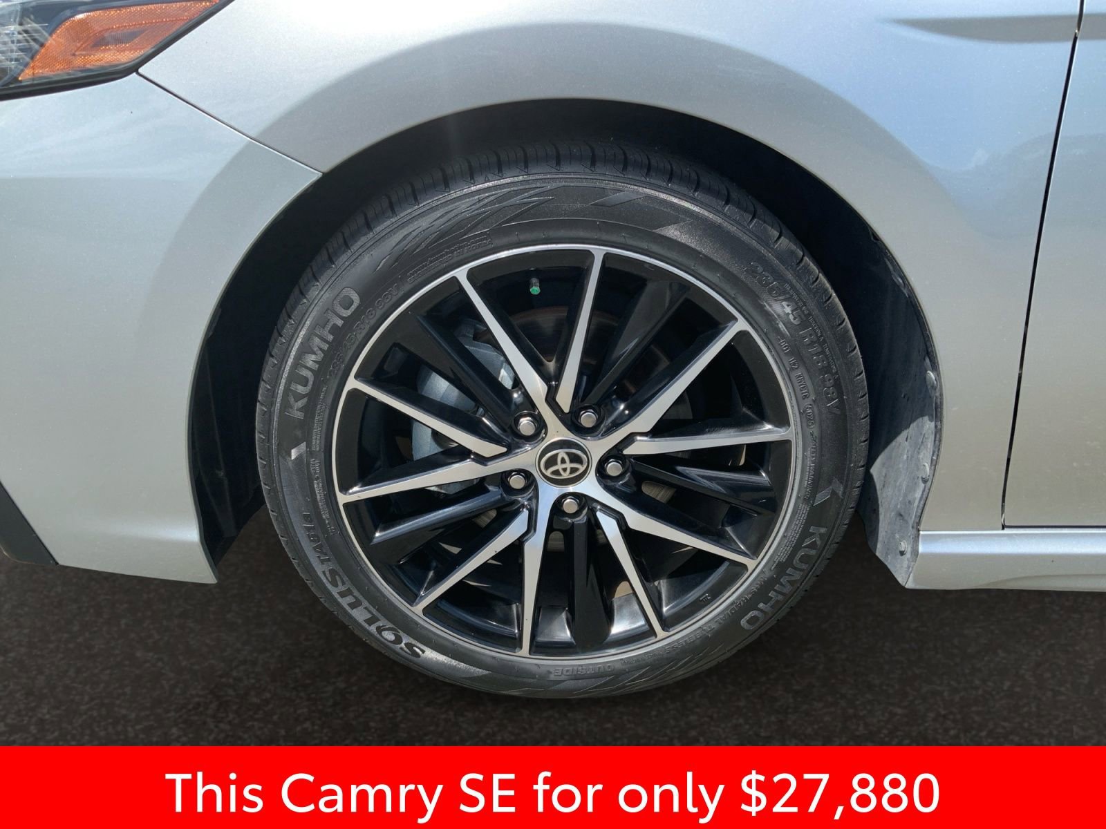 Used 2024 Toyota Camry SE w/ Cold Weather Package FWD image 34