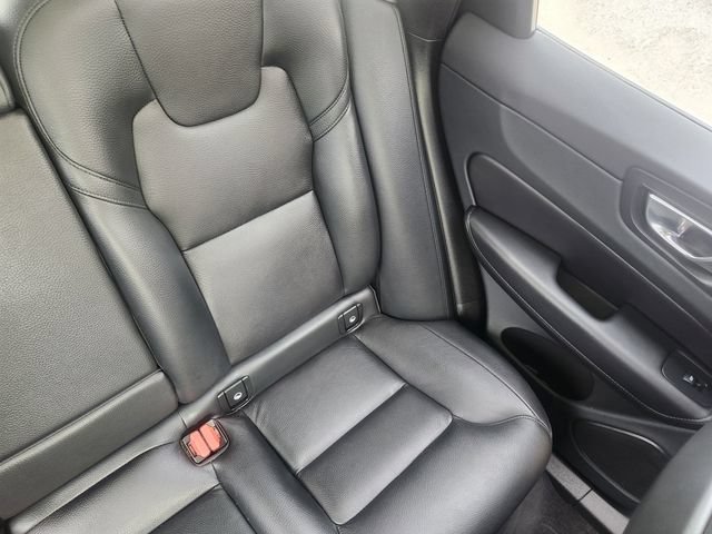 Certified 2023 Volvo XC60 B5 Plus AWD/4WD image 16