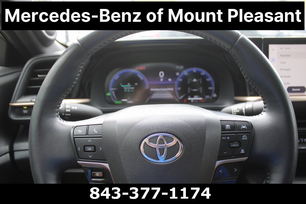 Used 2023 Toyota Crown Limited image 24