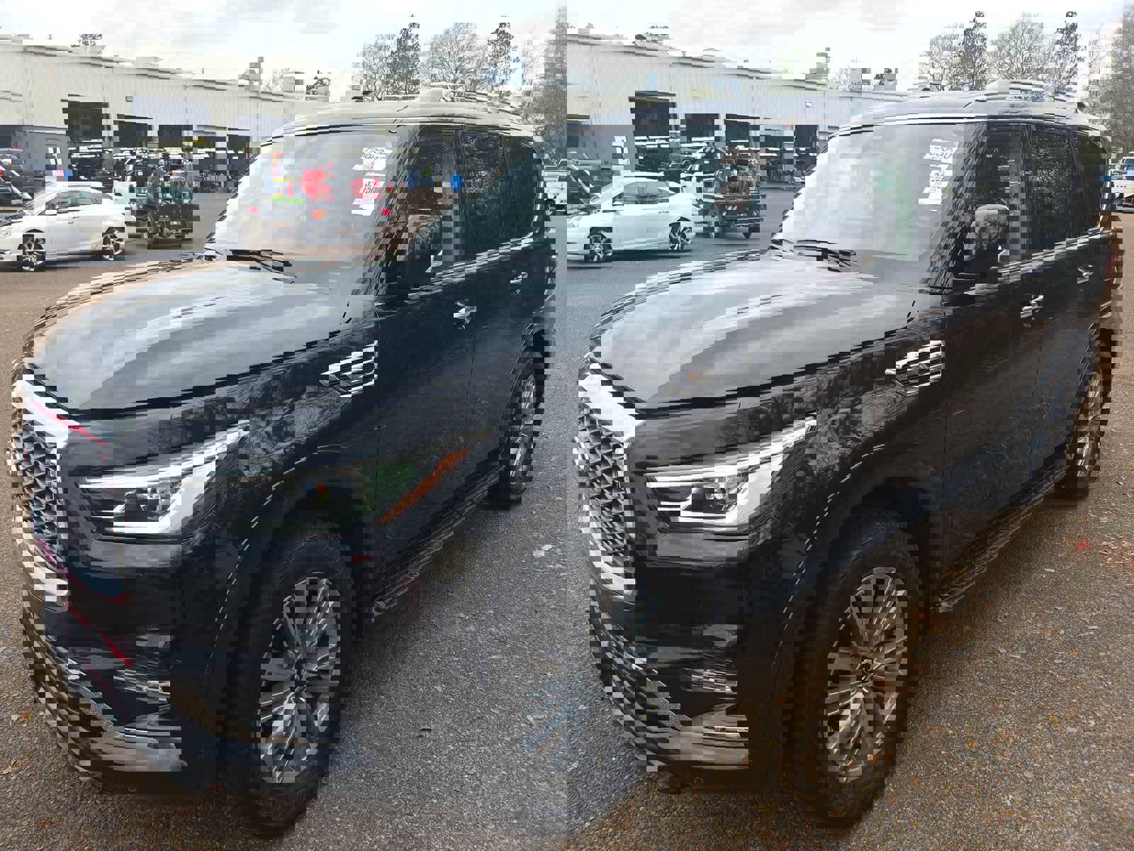 Used 2024 INFINITI QX80 Luxe image 3