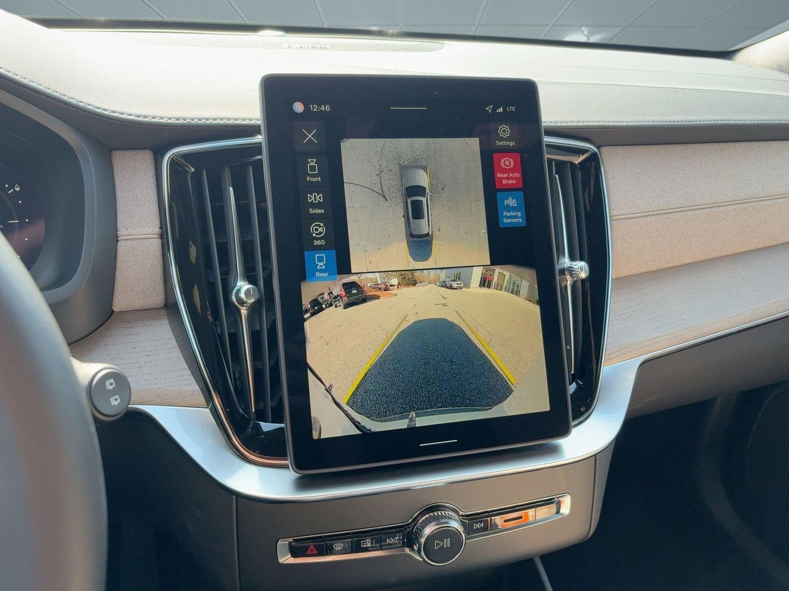 New 2026 Volvo XC90 T8 Plus w/ Protection Package Premier image 23