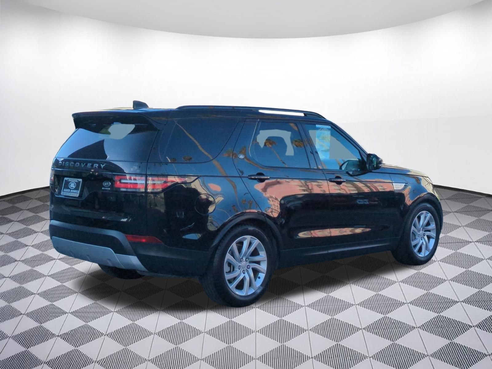 Used 2018 Land Rover Discovery HSE AWD/4WD image 5