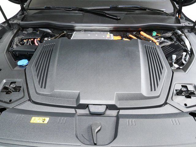 Certified 2023 Audi e-tron S Premium Plus w/ Black Optic Package AWD/4WD image 36