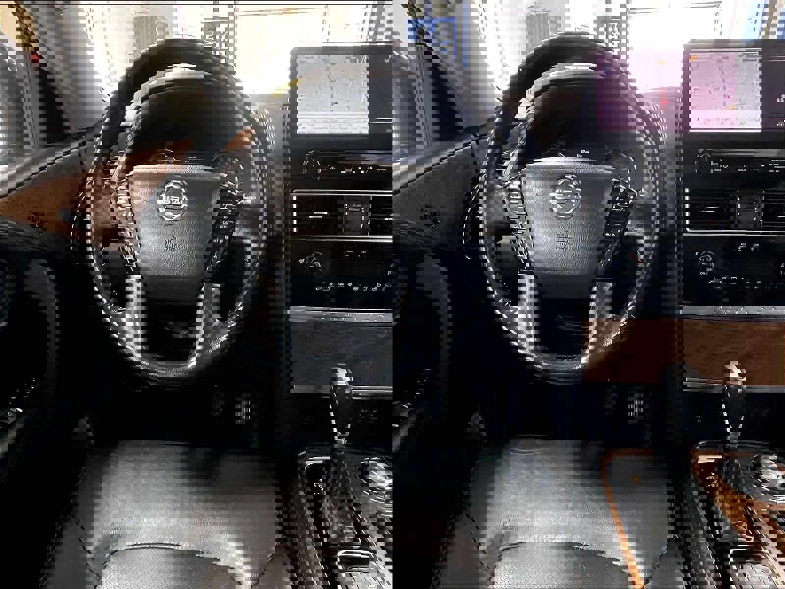 Used 2024 Nissan Armada SL image 17