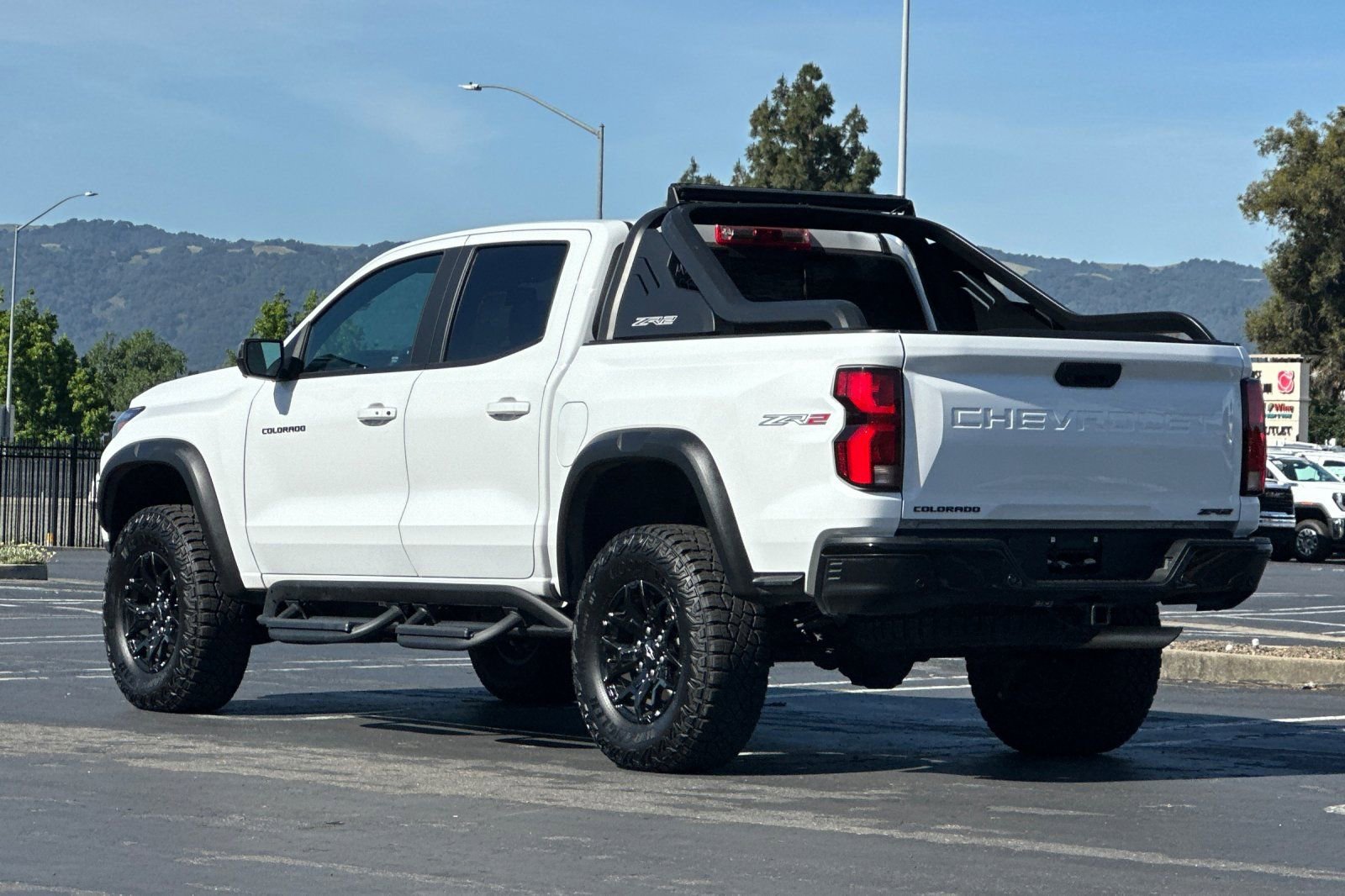Used 2025 Chevrolet Colorado ZR2 w/ Midnight Edition AWD/4WD image 6