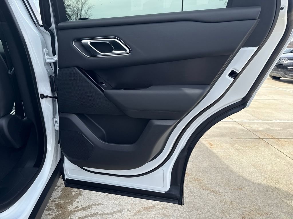 New 2026 Land Rover Range Rover Velar Dynamic SE image 17