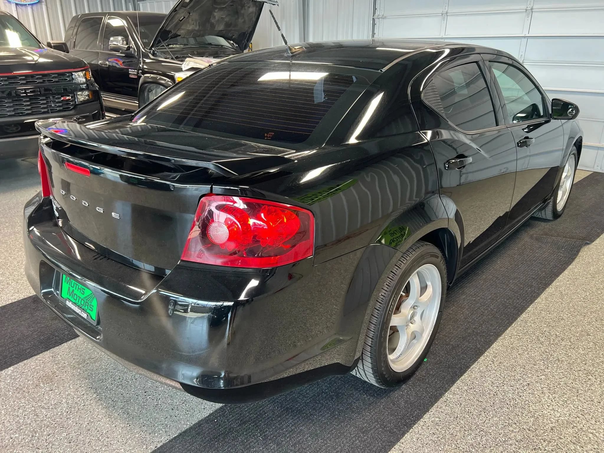 Used 2014 Dodge Avenger SXT w/ Blacktop Package FWD image 3