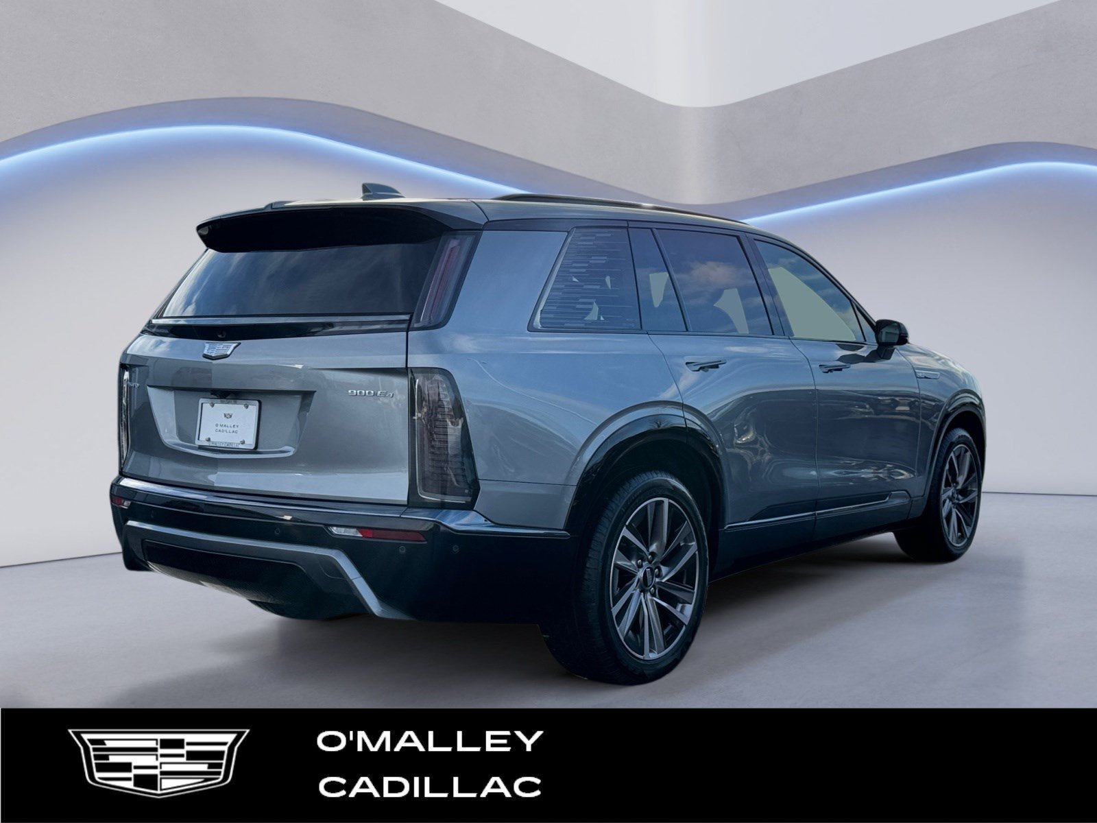 New 2026 Cadillac Vistiq Luxury w/ LPO, Floor Liner Package AWD/4WD image 5