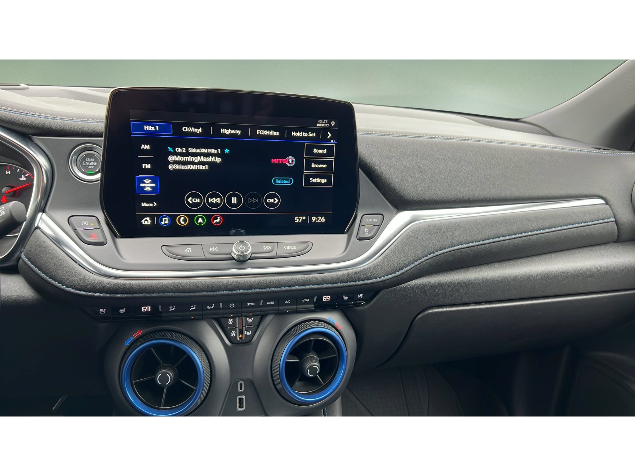 Certified 2025 Chevrolet Blazer RS w/ Enhanced Convenience Package AWD/4WD image 17