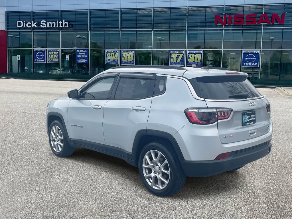 Used 2024 Jeep Compass Latitude image 4