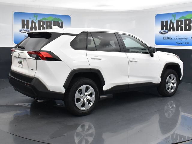 Used 2022 Toyota RAV4 LE FWD image 5