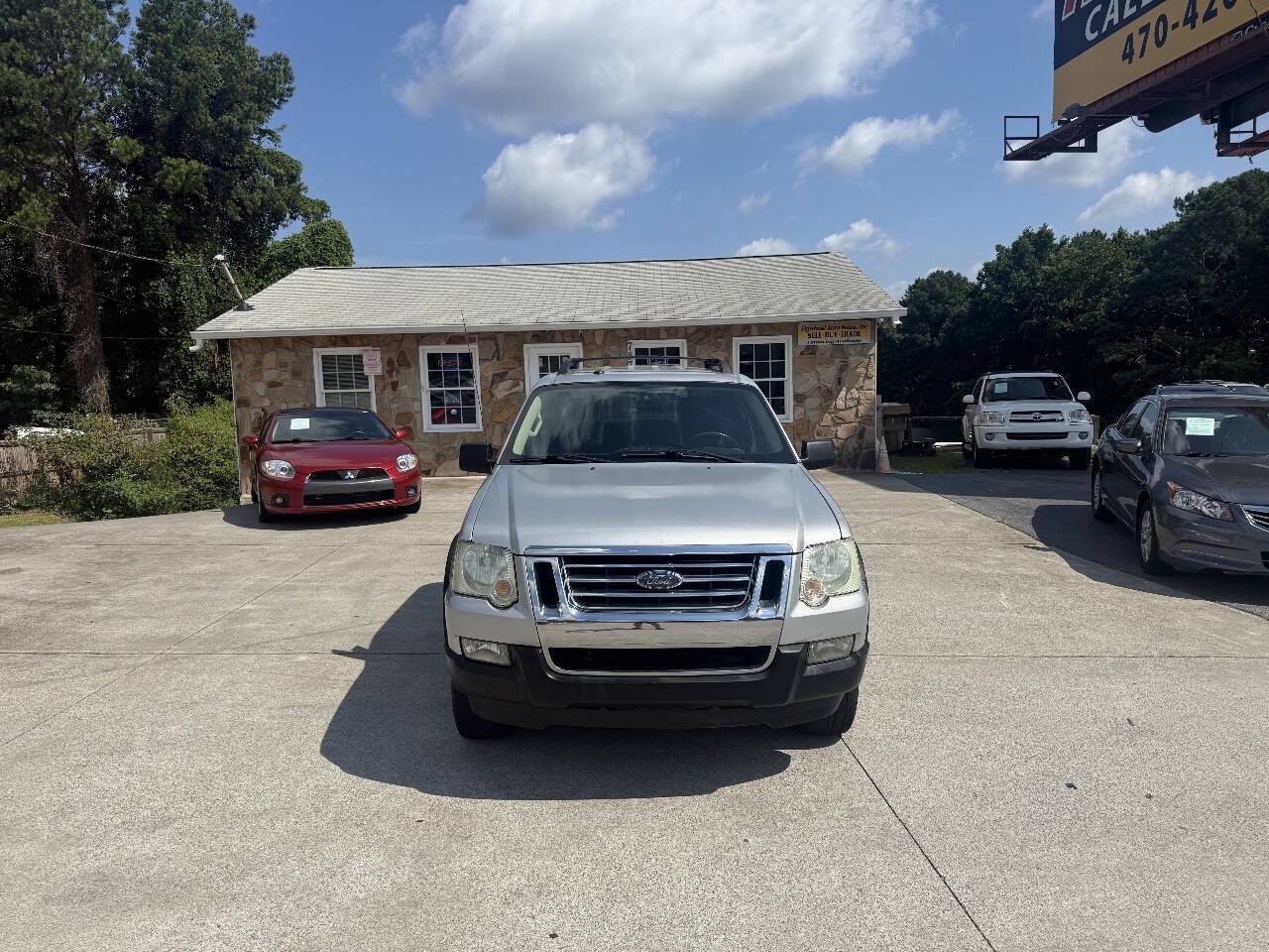Used 2010 Ford Explorer Sport Trac XLT RWD image 2