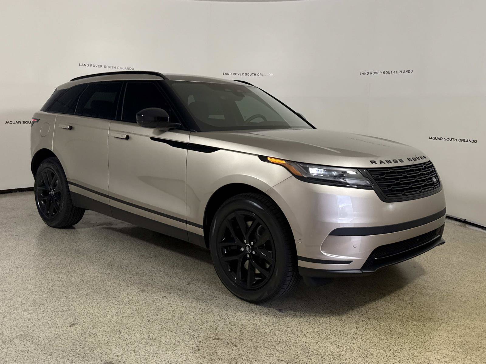 New 2026 Land Rover Range Rover Velar S AWD/4WD image 7