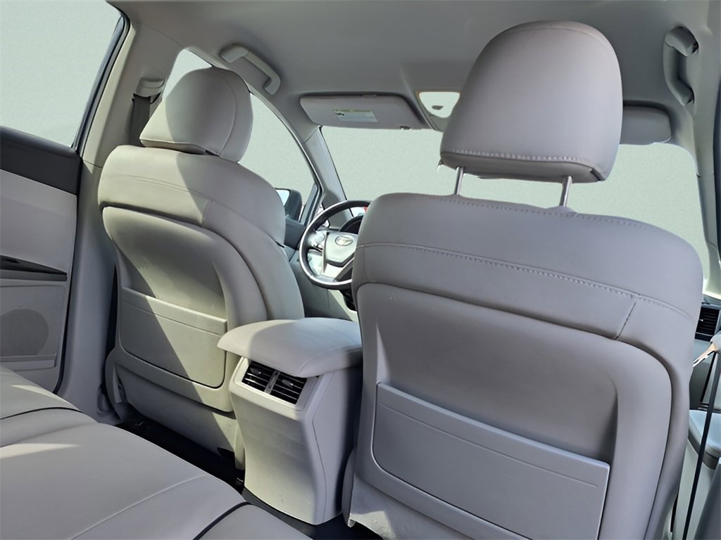 Used 2013 Toyota Venza XLE image 28