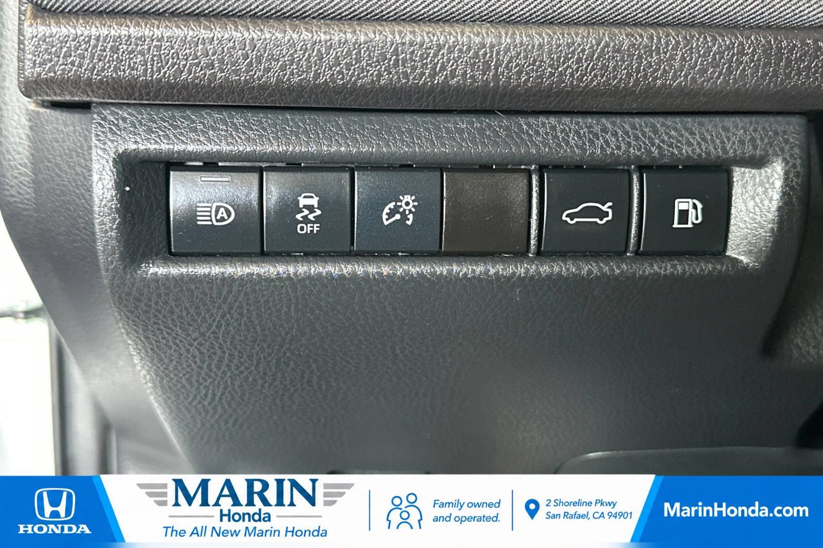 Used 2025 Toyota Camry LE w/ Convenience Package FWD image 31