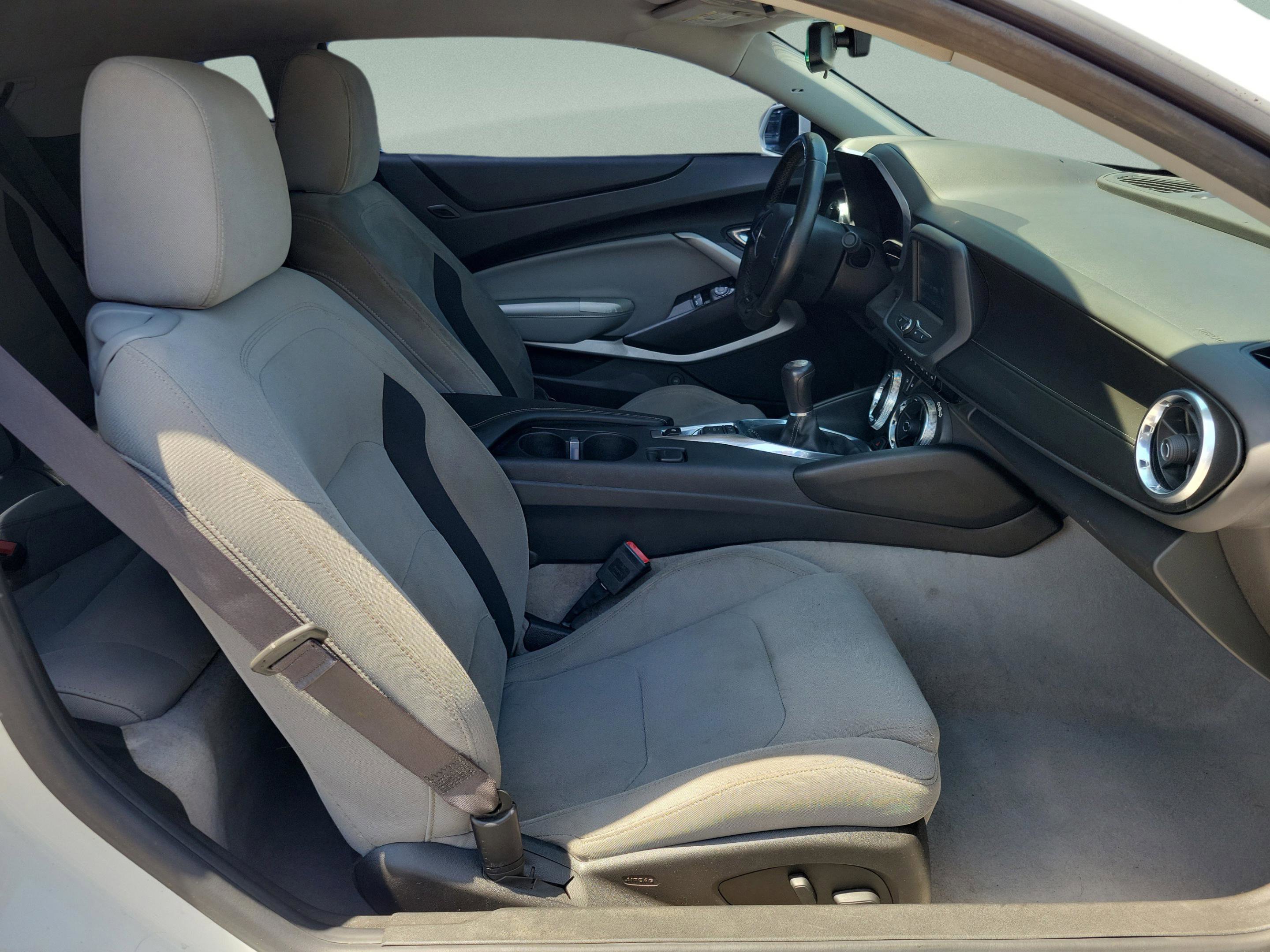 Used 2017 Chevrolet Camaro LT RWD image 28