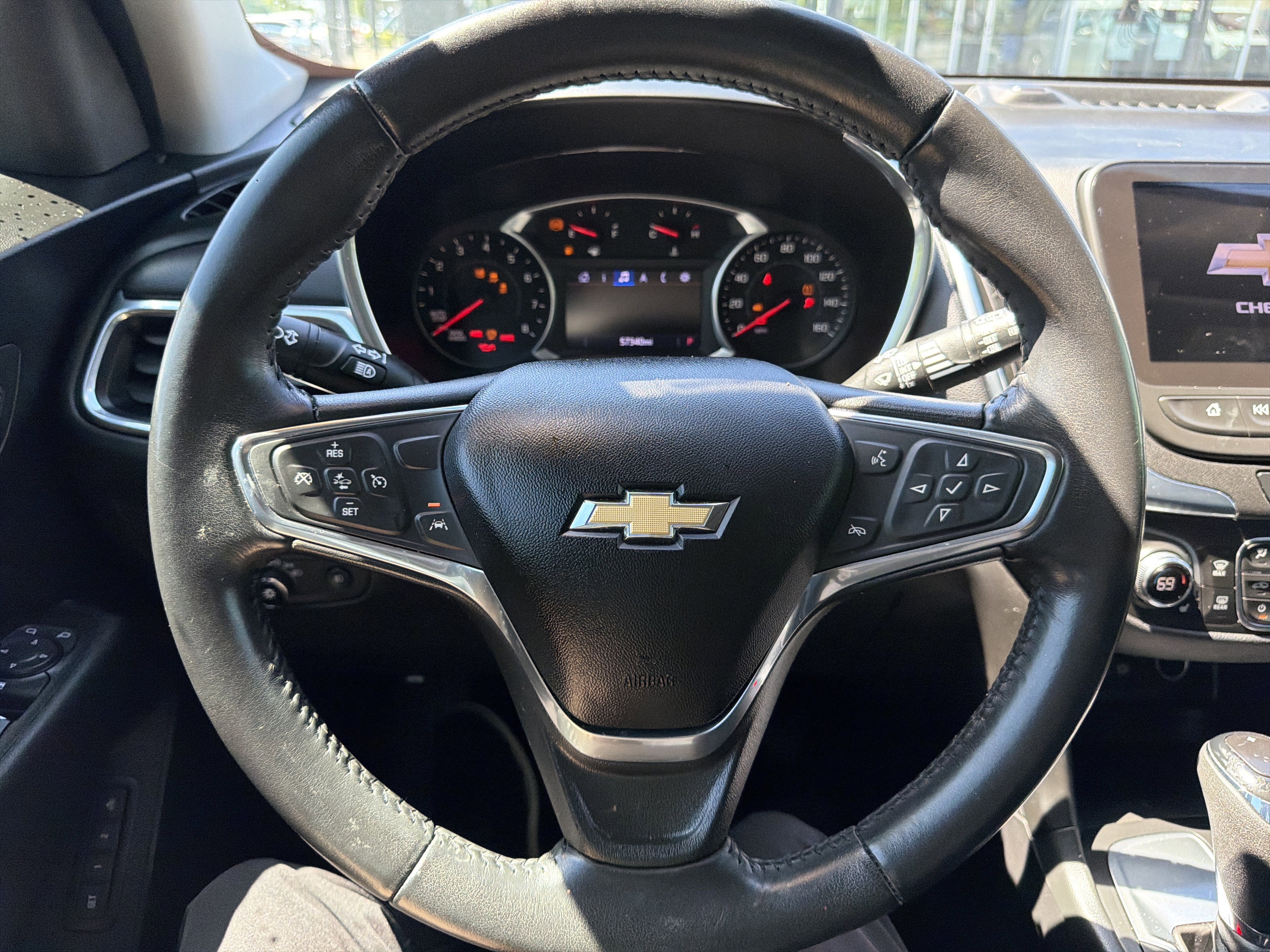 Used 2020 Chevrolet Equinox LT w/ Midnight Edition FWD image 18