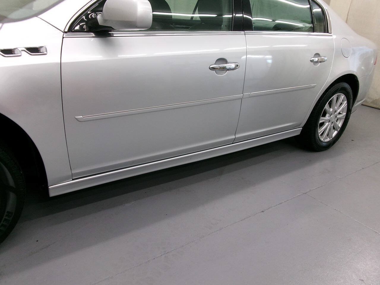 Used 2011 Buick Lucerne CXL FWD image 4