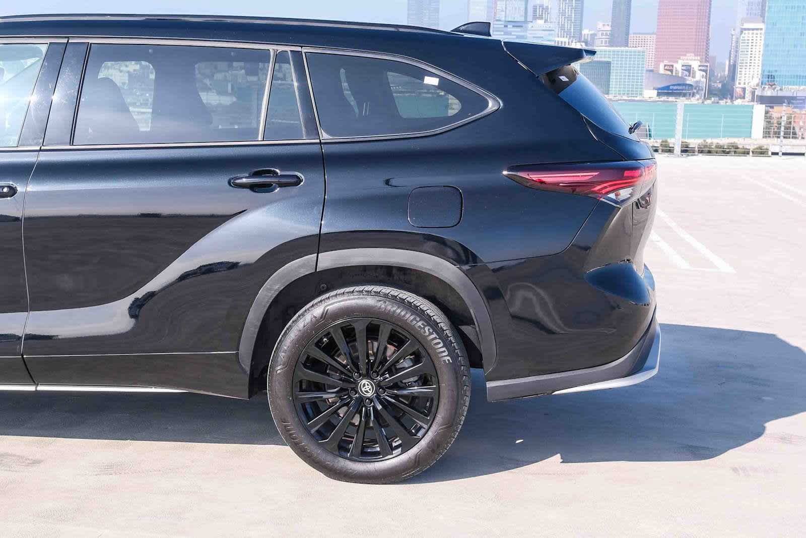 Used 2025 Toyota Highlander XSE AWD/4WD image 8