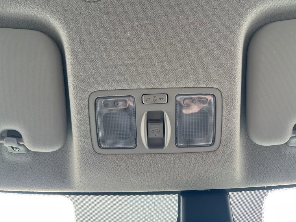 Used 2025 Hyundai Venue SEL image 26