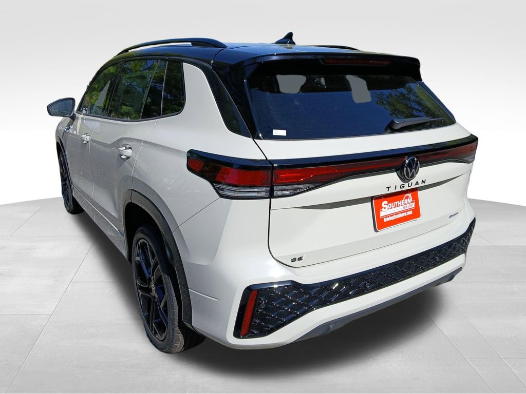 New 2026 Volkswagen Tiguan SE R-Line image 3