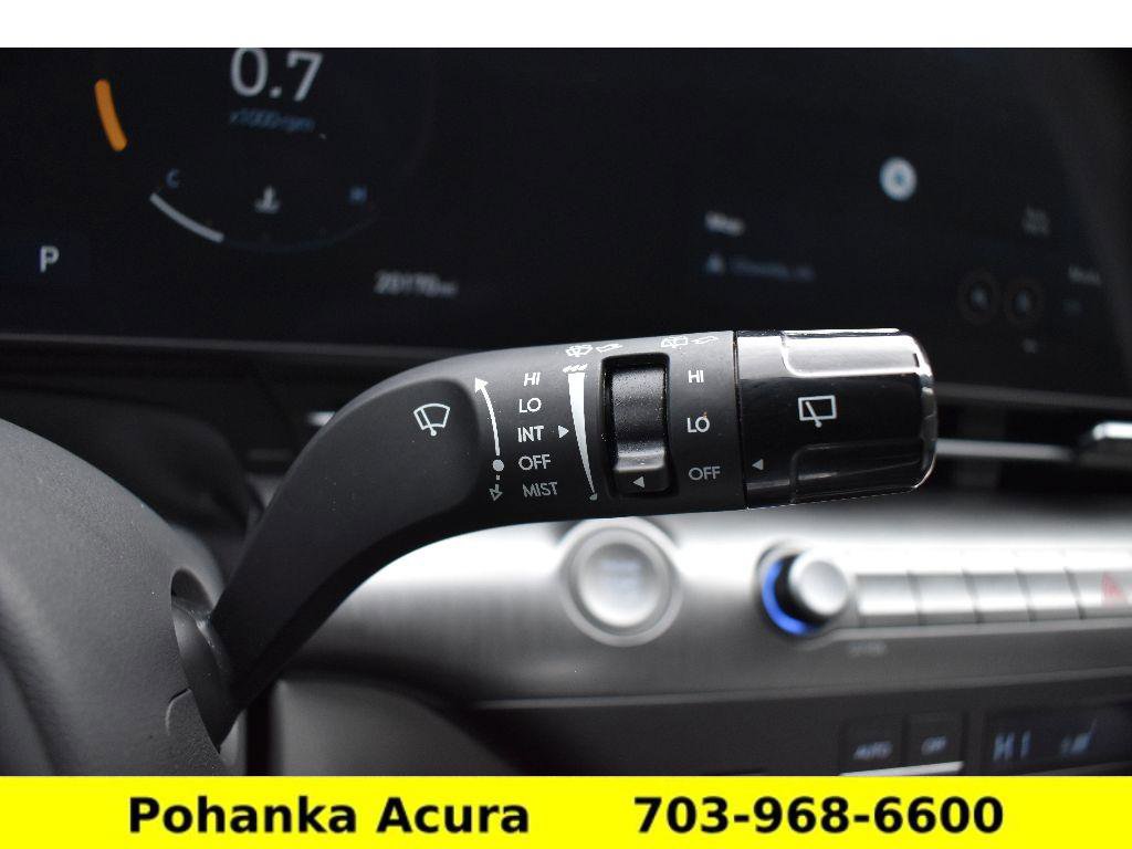 Used 2024 Hyundai Kona Limited image 11