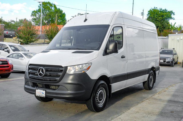 Used 2020 Mercedes-Benz Sprinter 2500 image 4