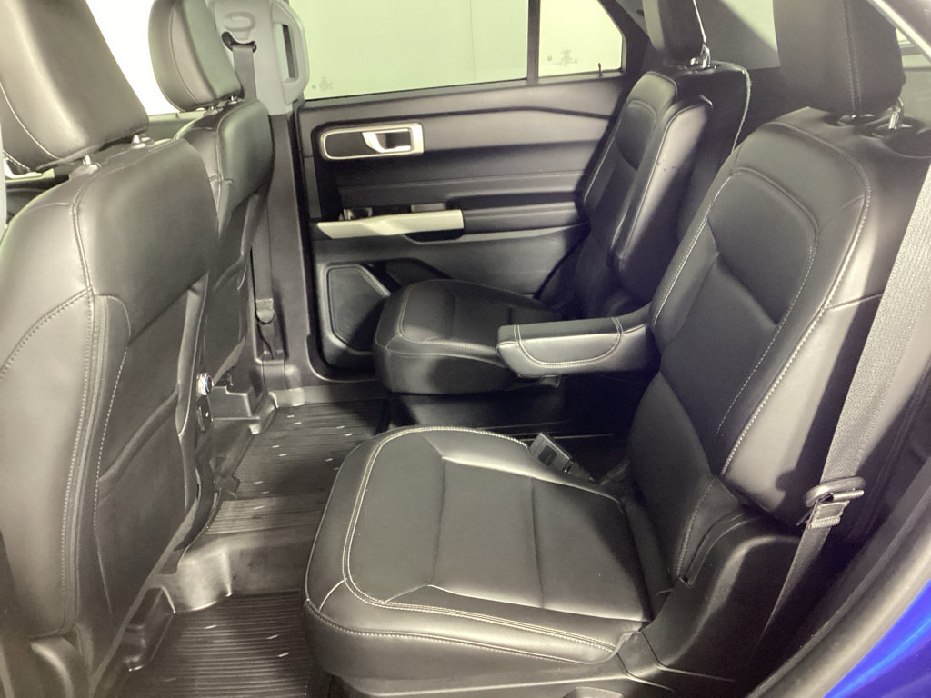 Used 2022 Ford Explorer XLT w/ Equipment Group 202A image 17