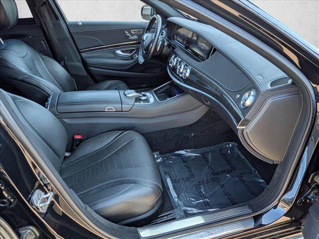 Used 2017 Mercedes-Benz S 550 Sedan image 23