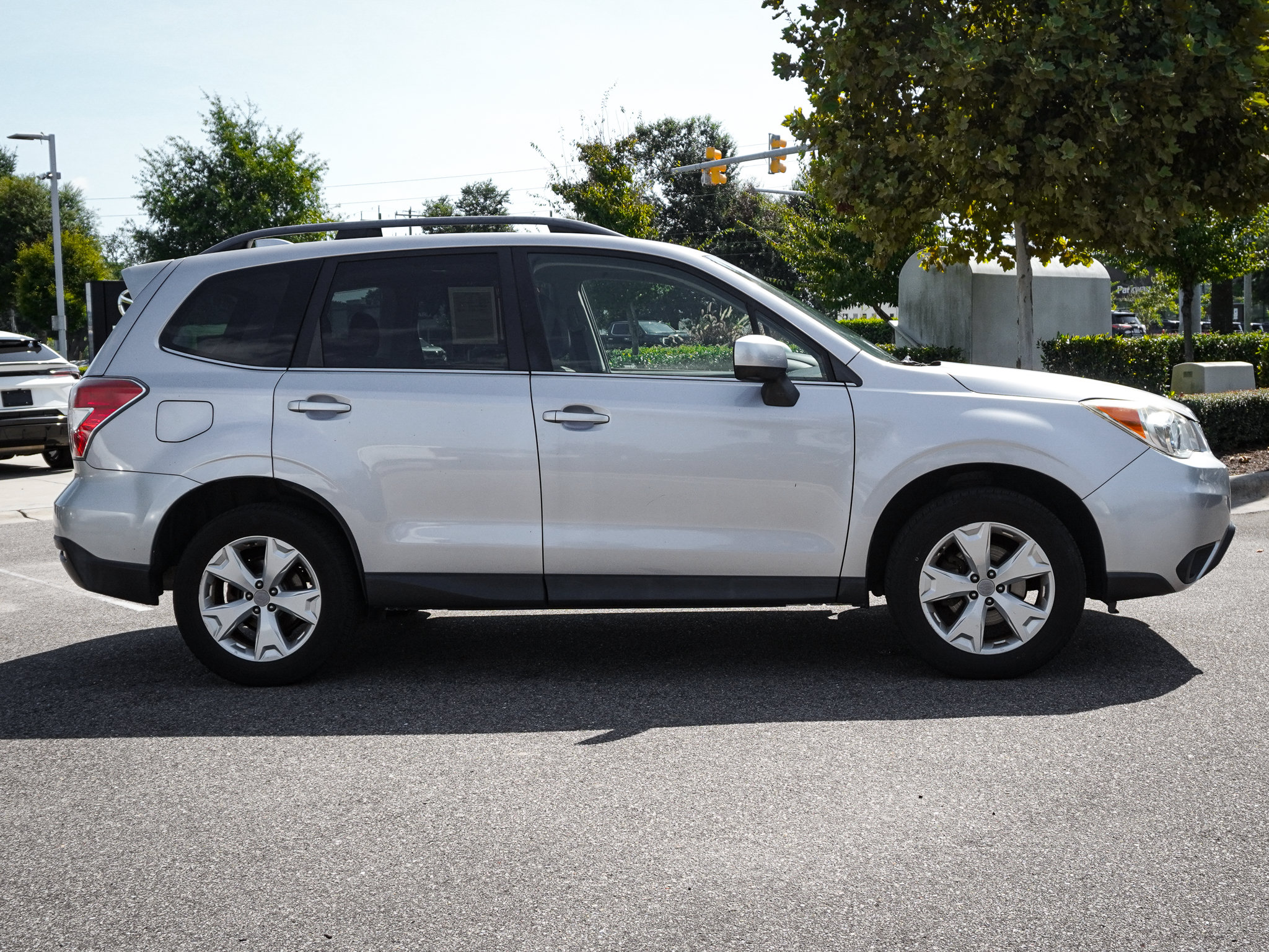 Used 2016 Subaru Forester 2.5i Limited w/ Popular Package #1 AWD/4WD image 11