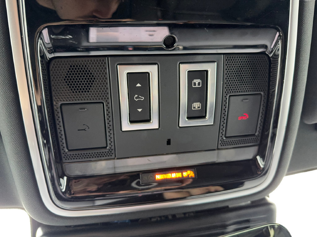 Used 2025 Land Rover Range Rover Velar Dynamic SE AWD/4WD image 45