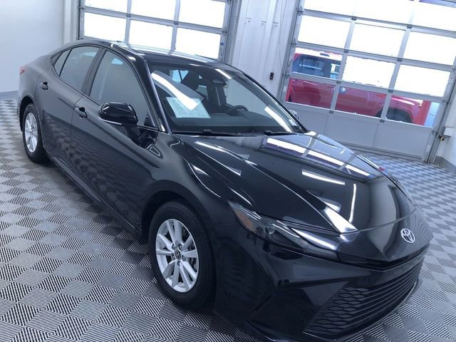 Used 2025 Toyota Camry LE image 36