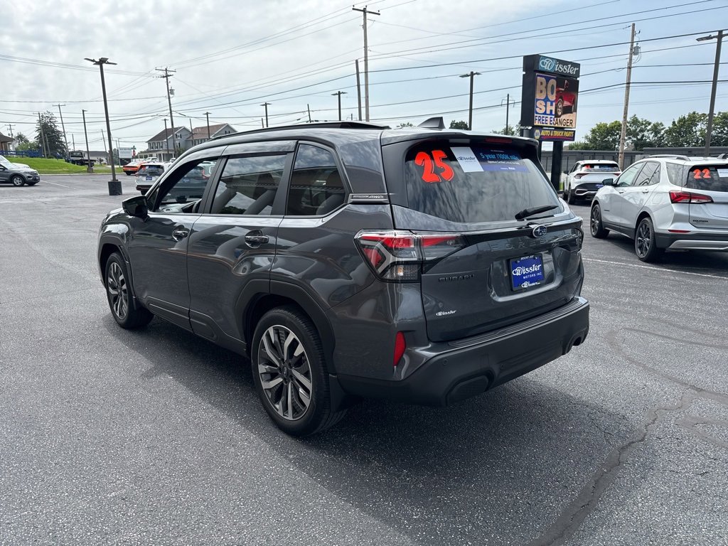 Used 2025 Subaru Forester Touring image 3