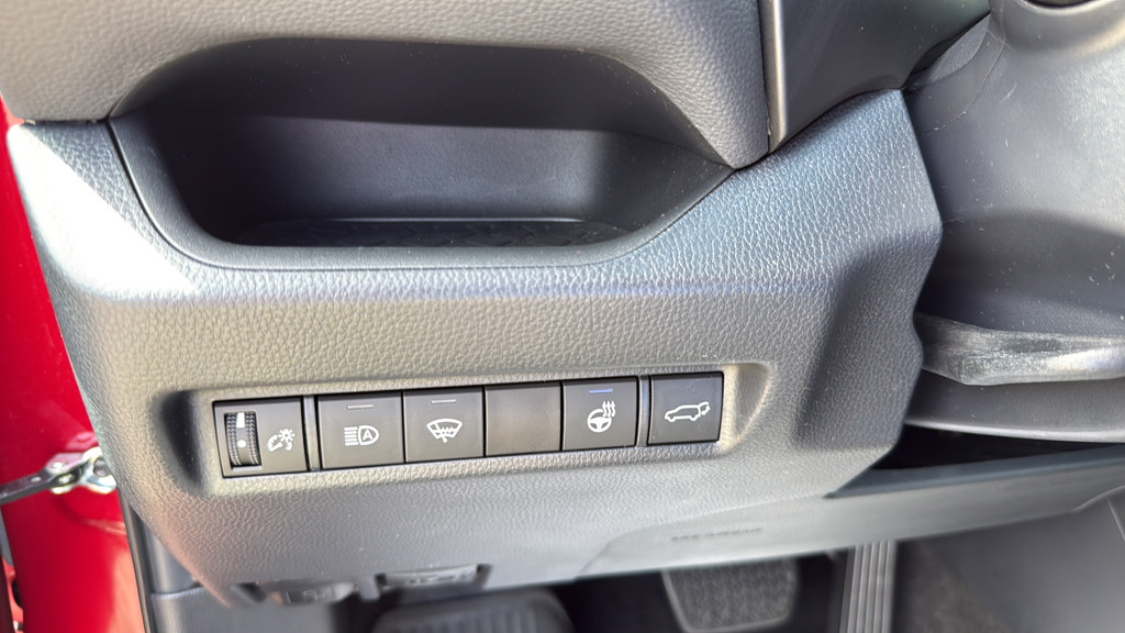 Used 2020 Toyota RAV4 XLE Premium AWD/4WD image 21