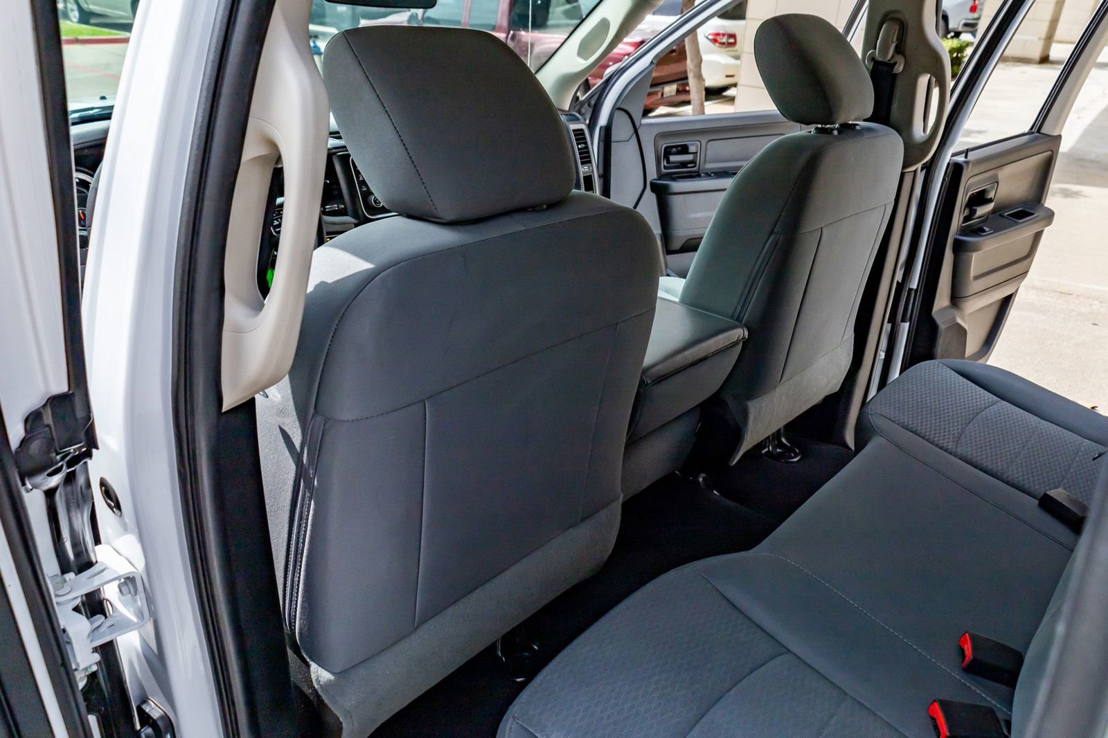 Used 2017 RAM 1500 Express RWD image 30