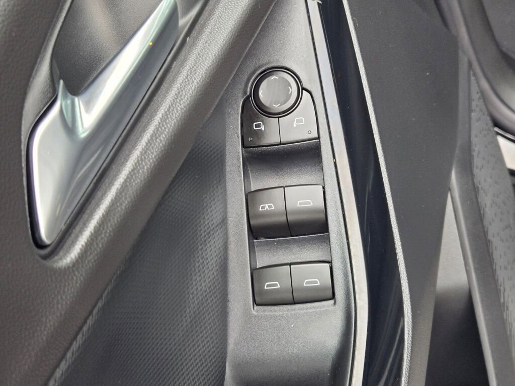 New 2026 Chevrolet Equinox LT w/ LPO, Floor Liner Package image 18